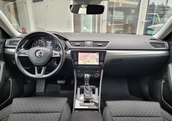 Skoda Superb cena 99900 przebieg: 108611, rok produkcji 2018 z Grodzisk Mazowiecki małe 277